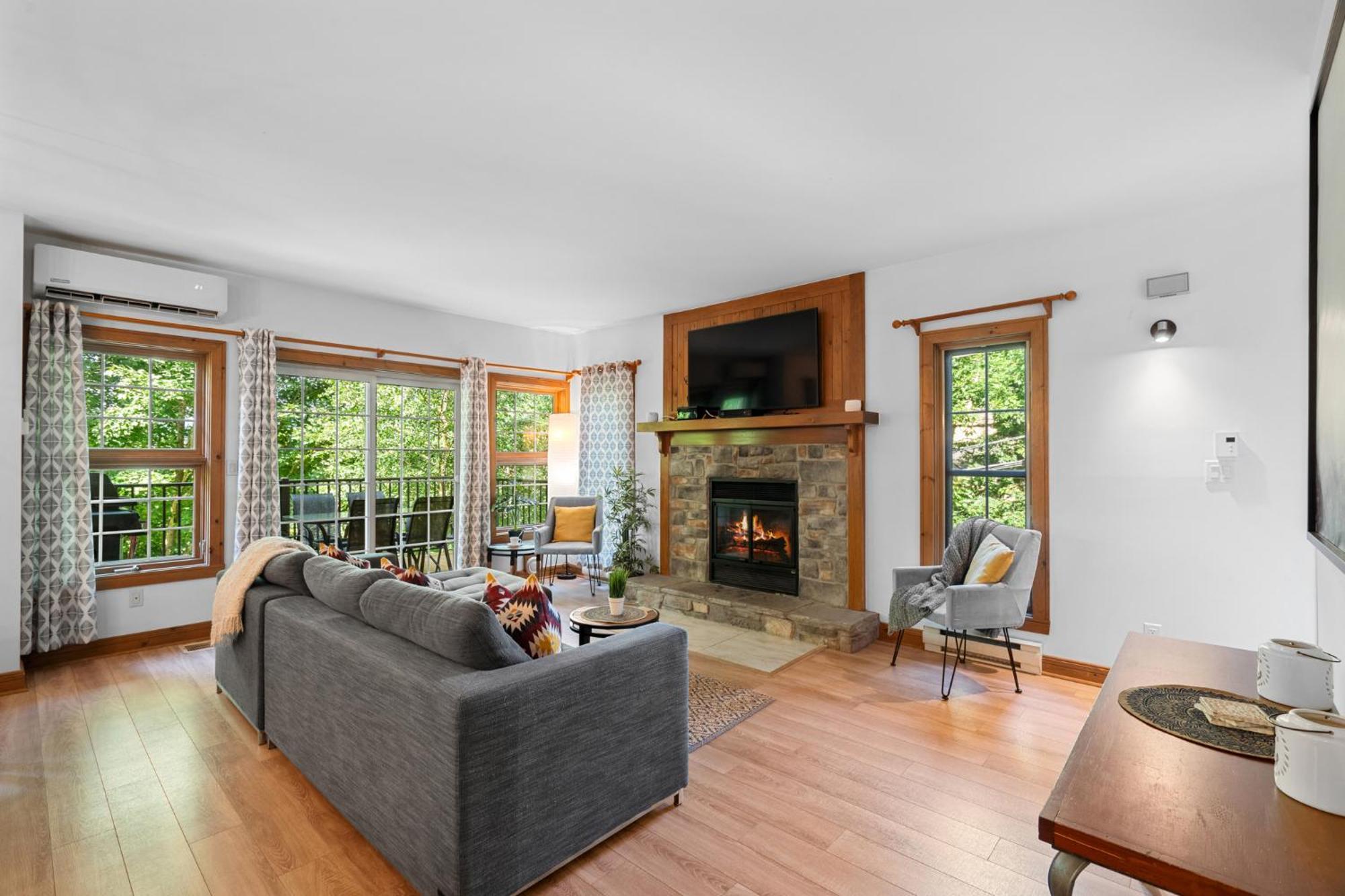 Les Falaises Tremblant - Ski Inout Condo W2Bdrs Mont-Tremblant Kültér fotó