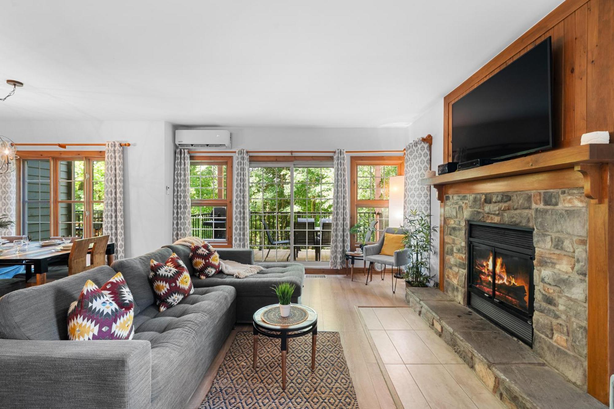 Les Falaises Tremblant - Ski Inout Condo W2Bdrs Mont-Tremblant Kültér fotó